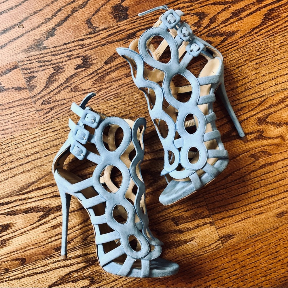 Giuseppe Zanotti Circle Cut Out Suede Booties - Picture 7 of 7